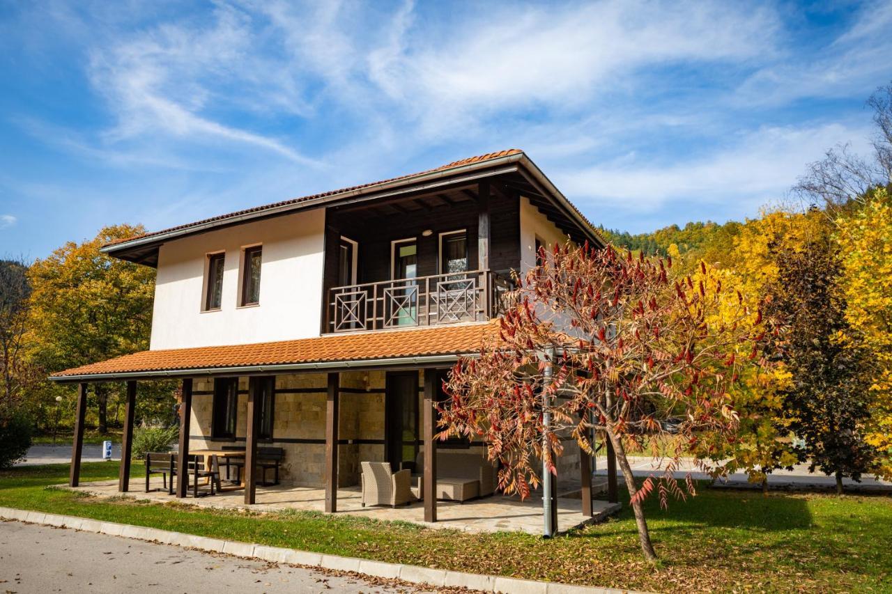 Ostrova Holiday Village Beli Osŭm Dış mekan fotoğraf