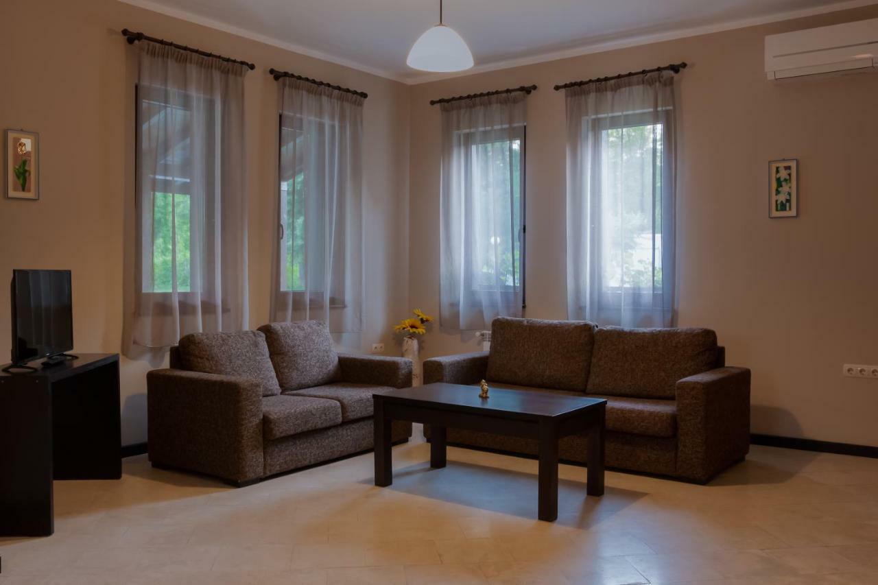 Ostrova Holiday Village Beli Osŭm Dış mekan fotoğraf
